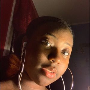 Meet your Posher, Janay